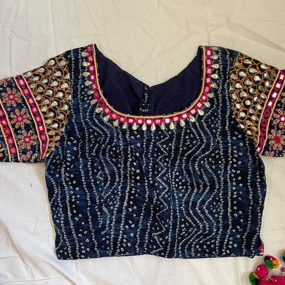 Traditional Bandhani Lehenga - Picture 5 of 6